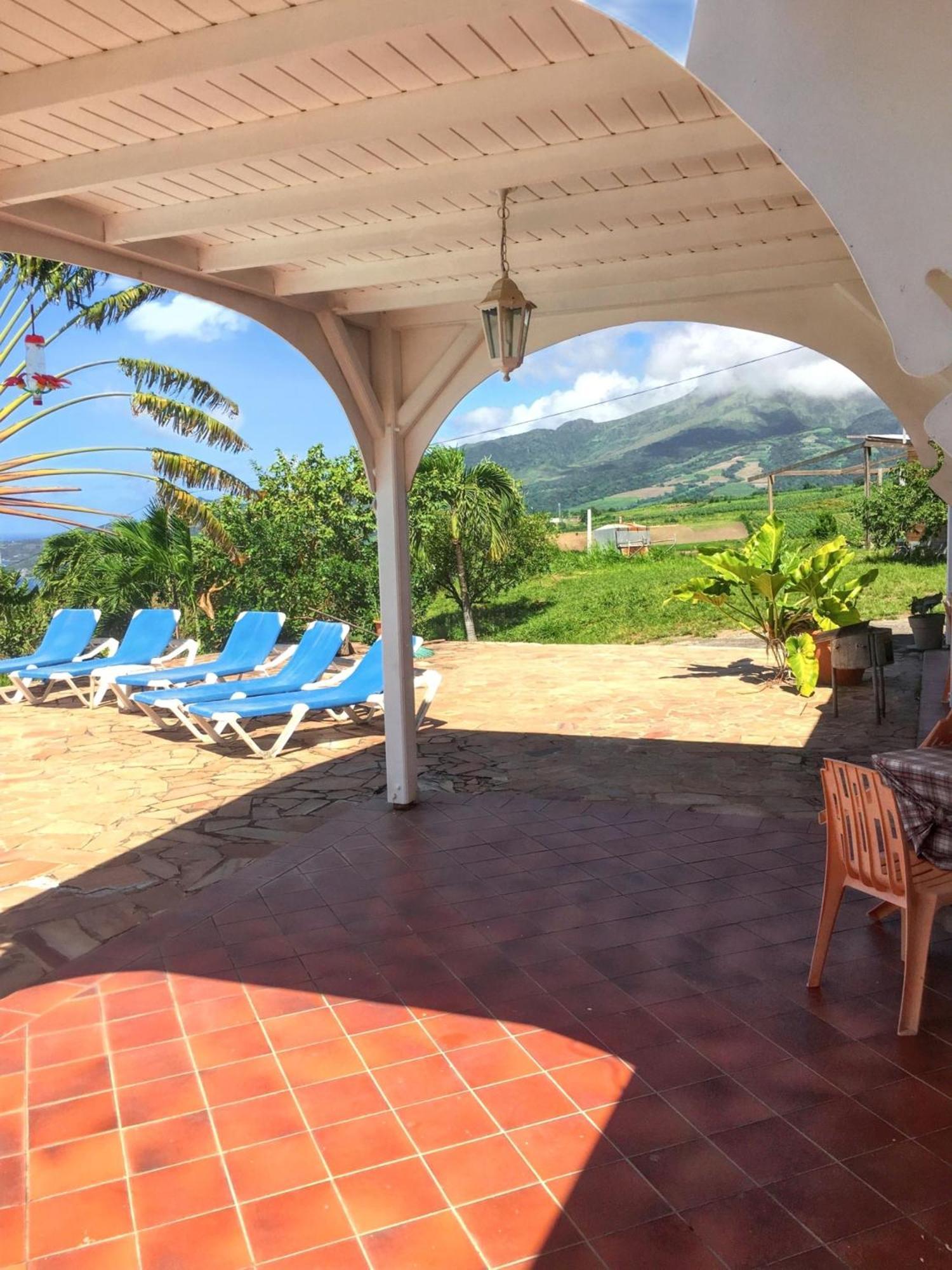 Villa Enchantee Avec Vue Sur Mer Et Piscine Au Carbet 르 카르베 외부 사진